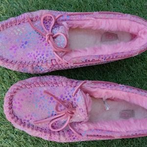 Womans 5 Ugg Moccasin